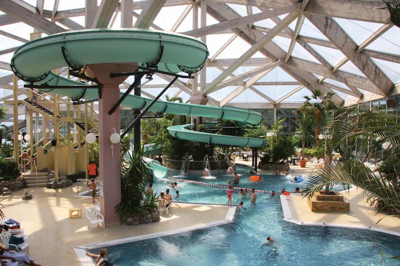 vakantiepark subtropisch zwembad