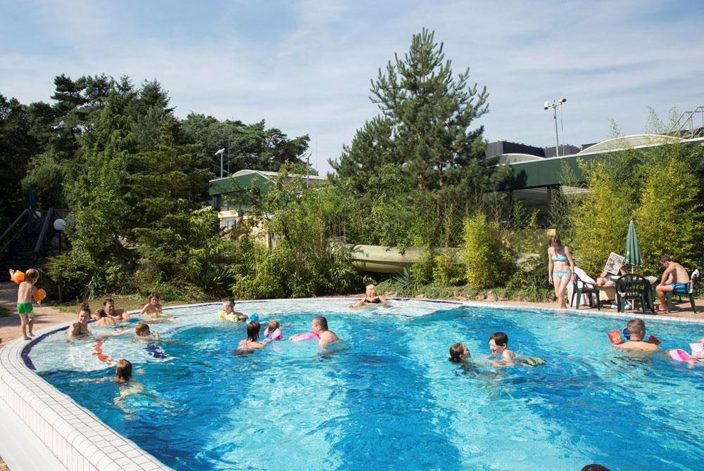 vakantiepark met zwembad